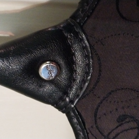 Thirty-One "R" Purse - Picture 2 of 7